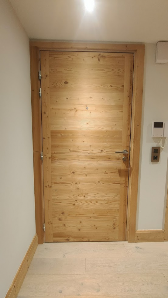 porte palière rénovée avec stickwood